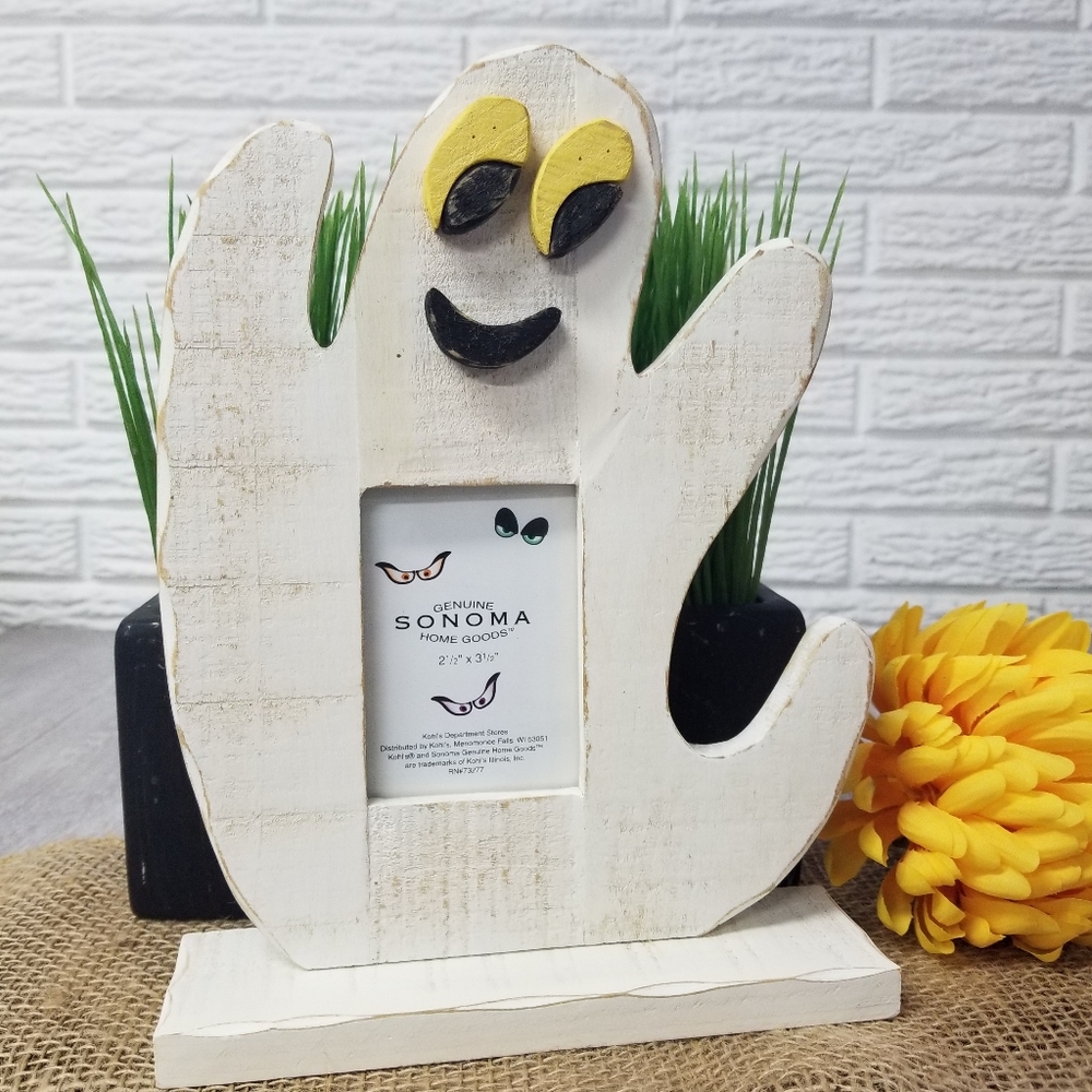 Wooden Ghost Frame/Decor - Picture 7 of 10